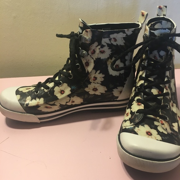 rocket dog rubber boots
